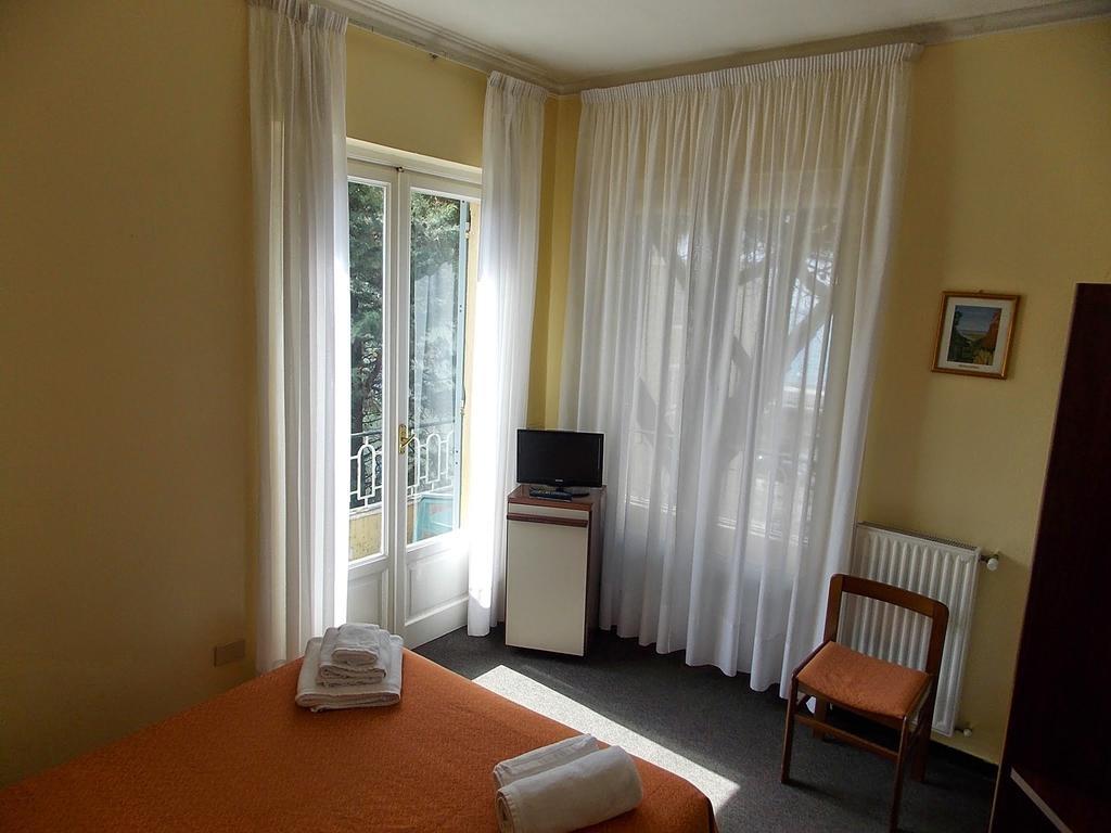 Hotel Arco Del Sole Lavagna Room photo